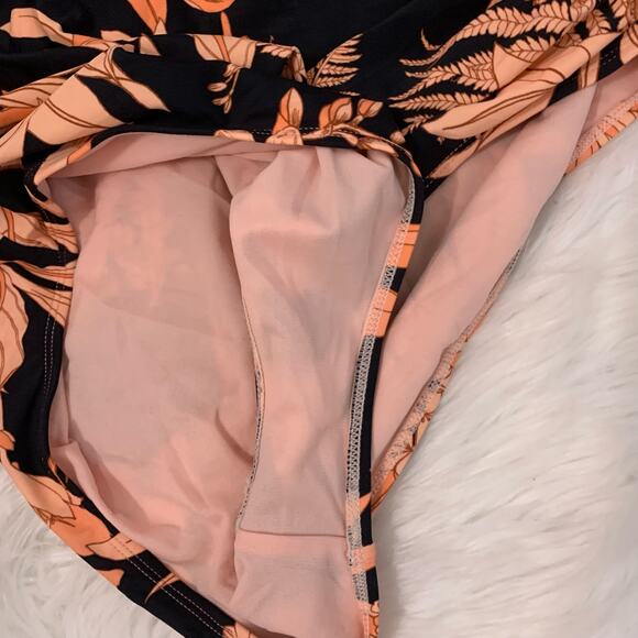 New Cupshe Havana Tropical Plunge Halter Ruched One Piece Swimsuit - Picture 8 of 11